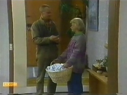 Jim Robinson, Helen Daniels in Neighbours Episode 0779