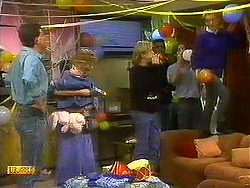 Des Clarke, Jamie Clarke, Madge Bishop, Scott Robinson, Pete Baxter, Mike Young, Bronwyn Davies in Neighbours Episode 0780