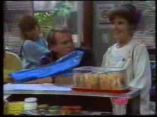 Pam Willis, Doug Willis, Faye Hudson in Neighbours Episode 1592
