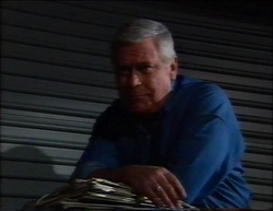 Lou Carpenter in Neighbours Episode 2961