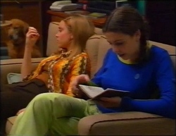 Claire Girard, Hannah Martin in Neighbours Episode 2961