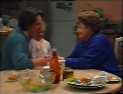 Darren Stark, Louise Carpenter (Lolly), Marlene Kratz in Neighbours Episode 2962