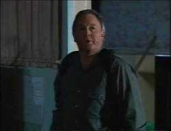 Tom Waitley in Neighbours Episode 