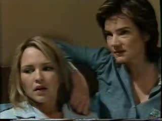 Steph Scully, Lyn Scully in Neighbours Episode 