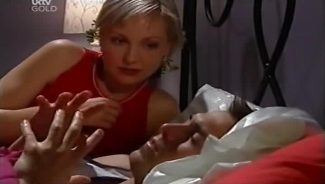 Sindi Watts, Stuart Parker in Neighbours Episode 