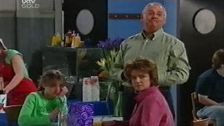 Summer Hoyland, Harold Bishop, Lyn Scully in Neighbours Episode 