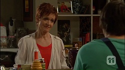 Susan Kennedy, Chris Pappas in Neighbours Episode 