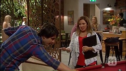 Chris Pappas, Terese Willis in Neighbours Episode 7035