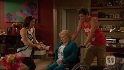 Naomi Canning, Sheila Canning, Kyle Canning in Neighbours Episode 