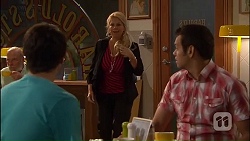 Chris Pappas, Lucy Robinson, Nate Kinski in Neighbours Episode 