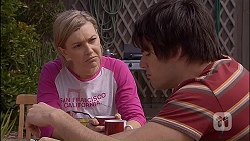 Georgia Brooks, Chris Pappas in Neighbours Episode 