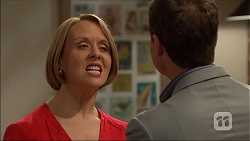 Sue Parker, Paul Robinson in Neighbours Episode 7045