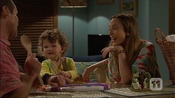 Toadie Rebecchi, Nell Rebecchi, Sonya Rebecchi in Neighbours Episode 