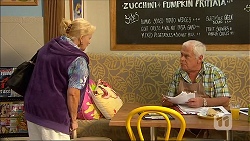 Sheila Canning, Lou Carpenter in Neighbours Episode 