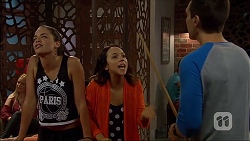 Paige Smith, Imogen Willis, Josh Willis in Neighbours Episode 7051