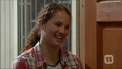 Cat Rogers in Neighbours Episode 7052