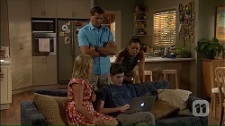 Matt Turner, Lauren Turner, Bailey Turner, Paige Novak in Neighbours Episode 