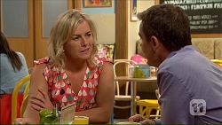 Lauren Turner, Paul Robinson in Neighbours Episode 