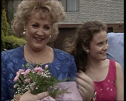 Cheryl Stark, Julie Martin in Neighbours Episode 2068