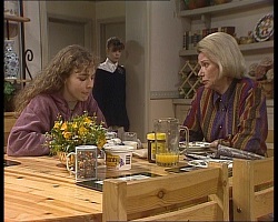 Debbie Martin, Hannah Martin, Helen Daniels in Neighbours Episode 