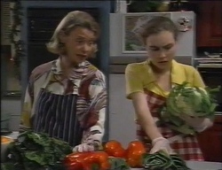 Helen Daniels, Debbie Martin in Neighbours Episode 