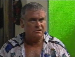 Lou Carpenter in Neighbours Episode 