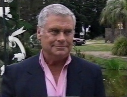 Lou Carpenter in Neighbours Episode 