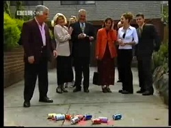 Lou Carpenter, Madge Bishop, Harold Bishop, Susan Kennedy, Hannah Martin, Michael Martin in Neighbours Episode 3110