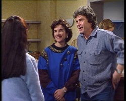 Susan Kennedy, Lyn Scully, Joe Scully in Neighbours Episode 