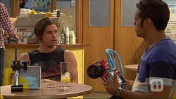 Tyler Brennan, Nate Kinski in Neighbours Episode 7077