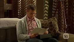 Paul Robinson in Neighbours Episode 