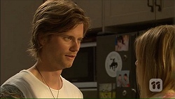 Daniel Robinson, Amber Turner in Neighbours Episode 