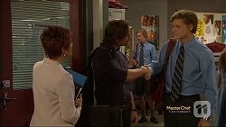 Susan Kennedy, Brad Willis, Clem Hanley in Neighbours Episode 