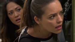 Michelle Kim, Paige Novak in Neighbours Episode 