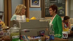 Lauren Turner, Susan Kennedy in Neighbours Episode 7125