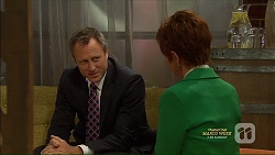 Ezra Hanley, Susan Kennedy in Neighbours Episode 7125