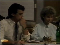 Paul Robinson, Helen Daniels in Neighbours Episode 