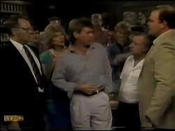 Harold Bishop, Madge Mitchell, Jeremy Lord, Henry Mitchell, Rob Lewis, Ivan in Neighbours Episode 0482