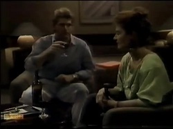 Jeremy Lord, Gail Lewis in Neighbours Episode 0483