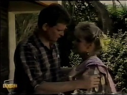 Des Clarke, Daphne Clarke in Neighbours Episode 