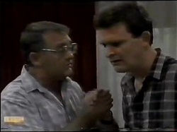 Harold Bishop, Des Clarke in Neighbours Episode 