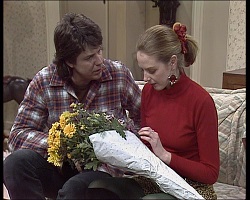 Joe Mangel, Melanie Pearson in Neighbours Episode 