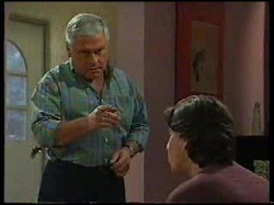 Lou Carpenter, Darren Stark in Neighbours Episode 