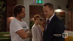 Brad Willis, Susan Kennedy, Ezra Hanley in Neighbours Episode 