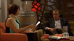 Naomi Canning, Paul Robinson in Neighbours Episode 