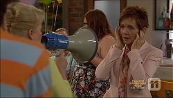 Sheila Canning, Susan Kennedy in Neighbours Episode 7138