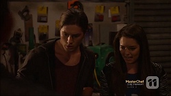 Tyler Brennan, Paige Novak in Neighbours Episode 