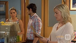 Paige Novak, Robin Dawal, Lauren Turner in Neighbours Episode 