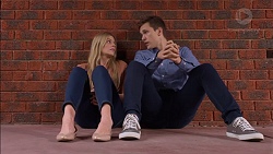 Amber Turner, Josh Willis in Neighbours Episode 