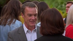 Paul Robinson, Naomi Canning in Neighbours Episode 